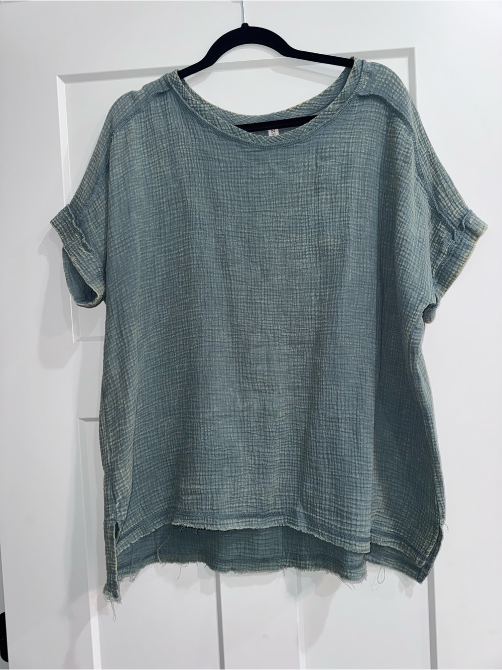 Relaxed Short-Sleeve Tunic in Light Sage Green